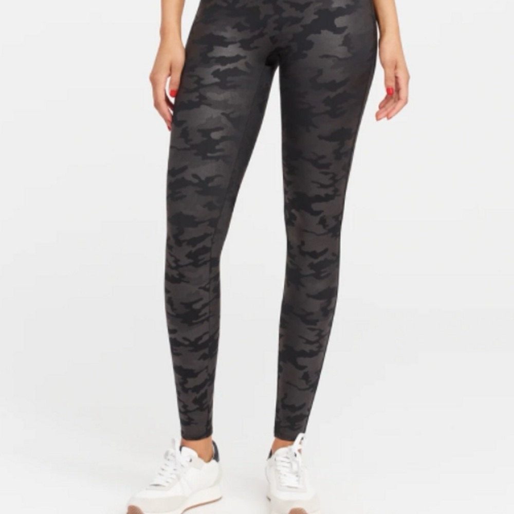 NWOT Spanx Shape Black Camo Leggings - Picture 5 of 9